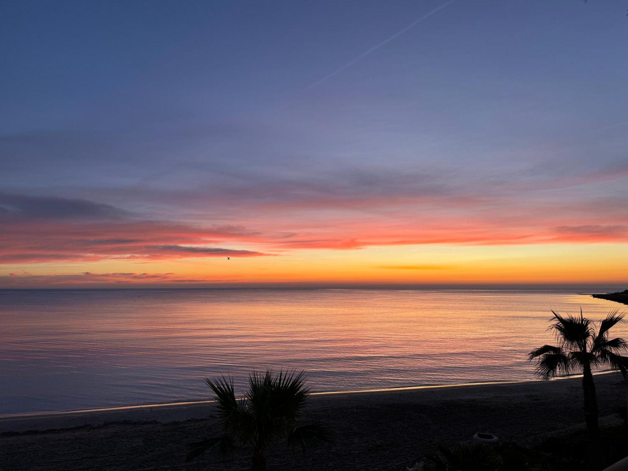 Maravilloso Apartamento Amanecer Cabo A Pie De Playa Y Mar En Chalet Roquetes Аликанте Екстериор снимка