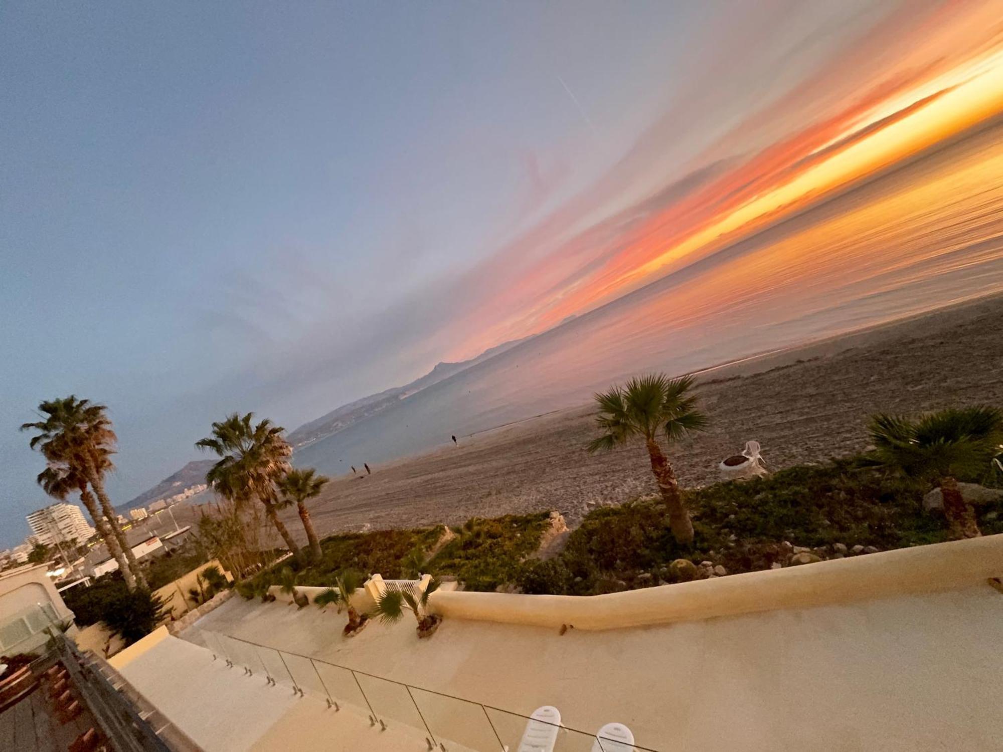 Maravilloso Apartamento Amanecer Cabo A Pie De Playa Y Mar En Chalet Roquetes Аликанте Екстериор снимка